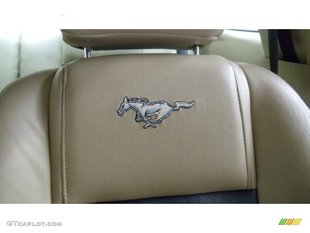 2005 Mustang V6 Deluxe Coupe - Windveil Blue Metallic / Medium Parchment photo #22