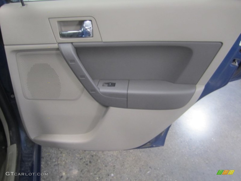 2008 Focus SES Sedan - Vista Blue Metallic / Medium Stone photo #20
