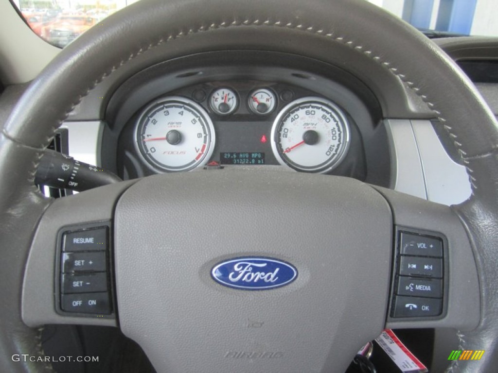 2008 Focus SES Sedan - Vista Blue Metallic / Medium Stone photo #26