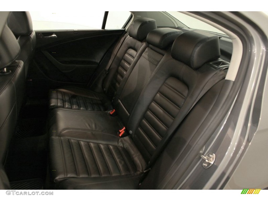 Black Interior 2006 Volkswagen Passat 3.6 Sedan Photo #50370012