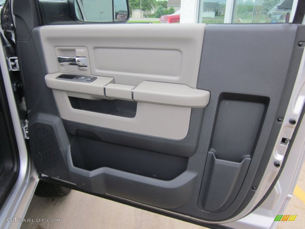 2011 Dodge Ram 2500 HD SLT Regular Cab 4x4 Dark Slate/Medium Graystone Door Panel Photo #50370024