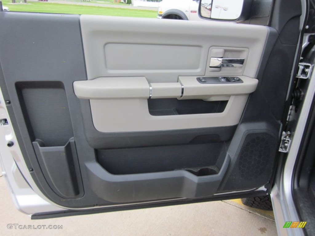 2011 Dodge Ram 2500 HD SLT Regular Cab 4x4 Dark Slate/Medium Graystone Door Panel Photo #50370039