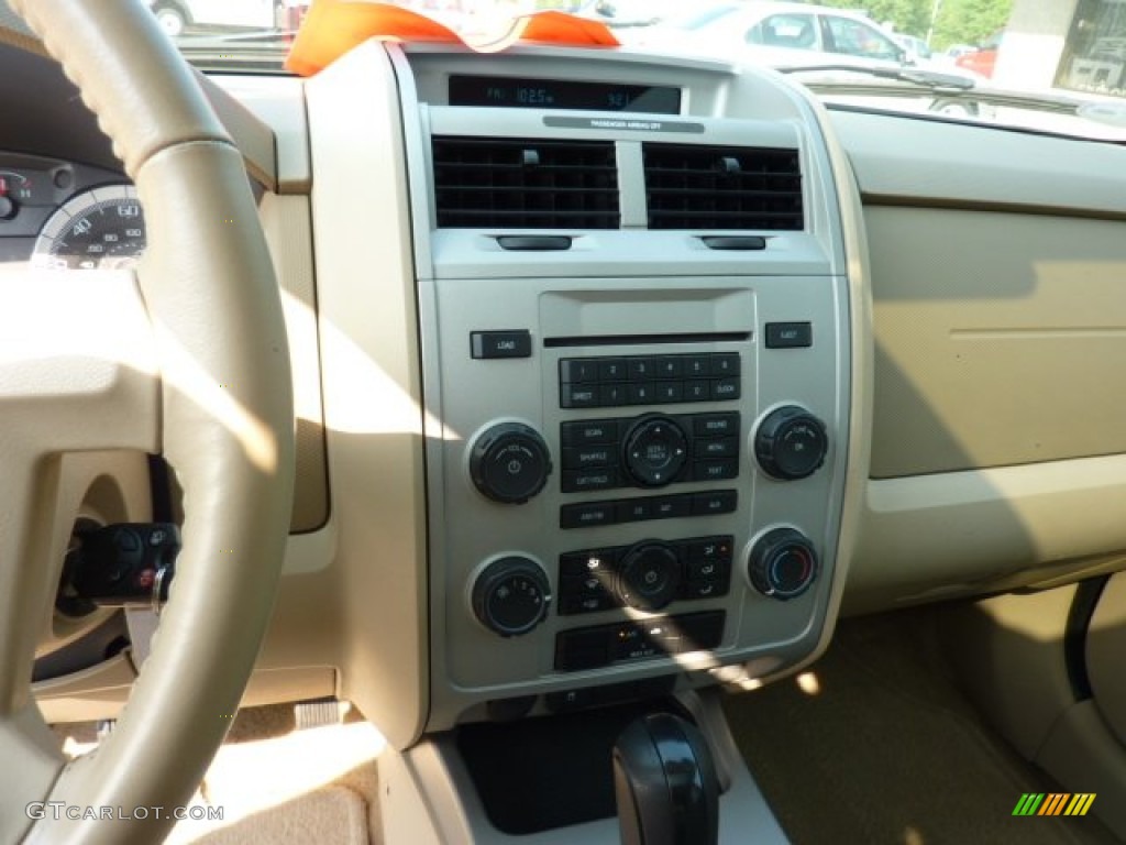 2008 Escape XLT V6 4WD - Oxford White / Camel photo #18