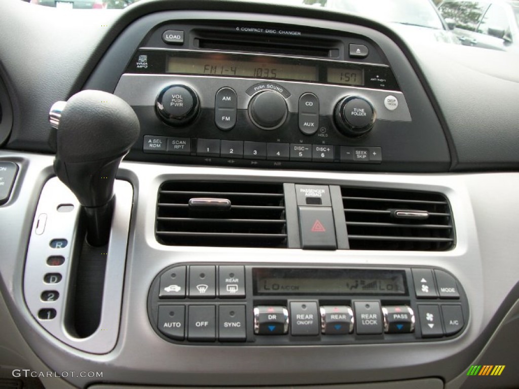 2009 Honda Odyssey EX Controls Photo #50372220