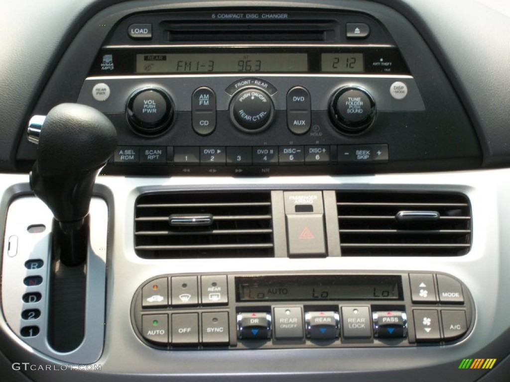 2010 Honda Odyssey EX Controls Photo #50372592