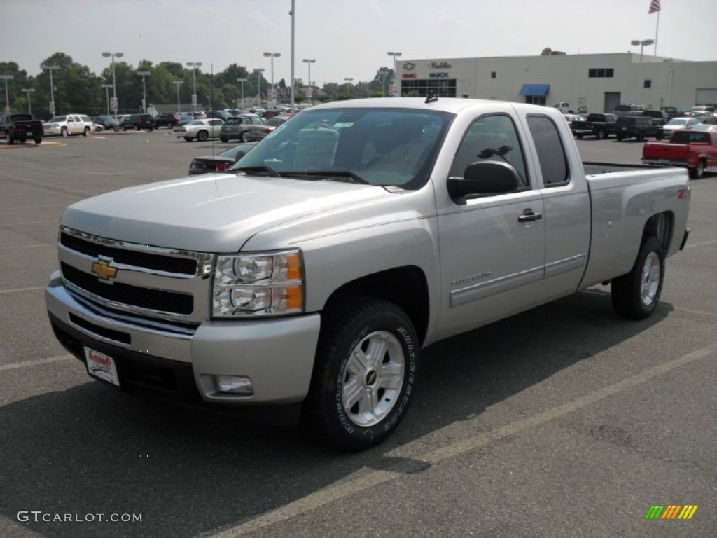 Sheer Silver Metallic Chevrolet Silverado 1500