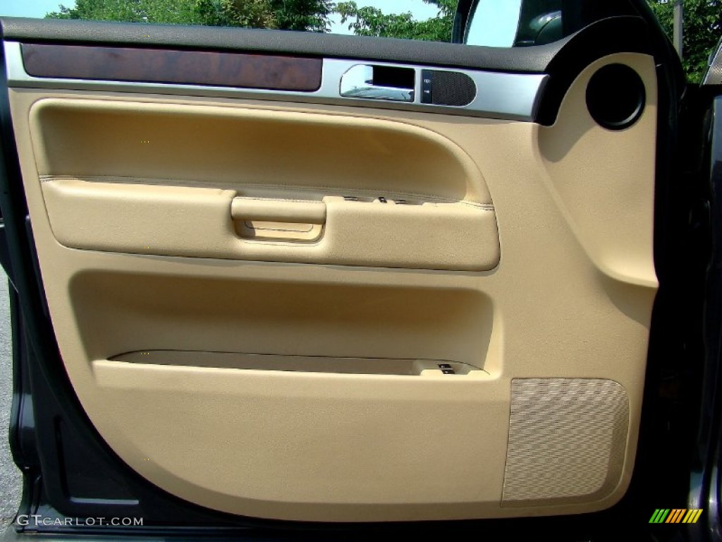 2008 Volkswagen Touareg 2 VR6 Pure Beige Door Panel Photo #50376851