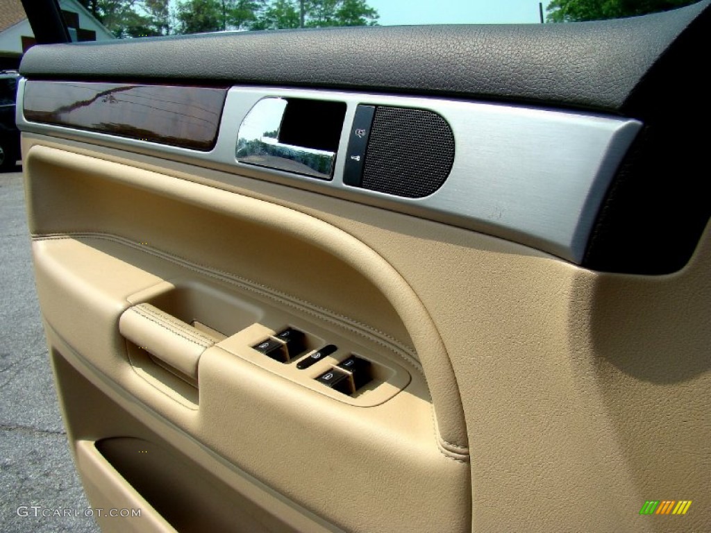 2008 Volkswagen Touareg 2 VR6 Pure Beige Door Panel Photo #50376860