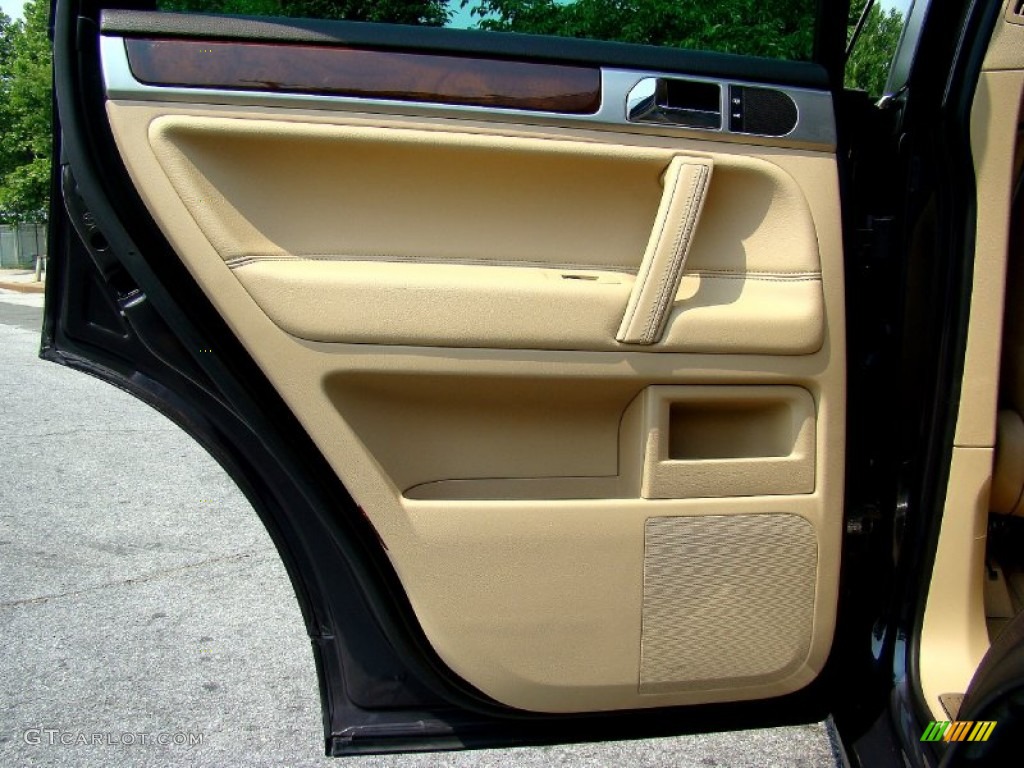 2008 Volkswagen Touareg 2 VR6 Pure Beige Door Panel Photo #50376875
