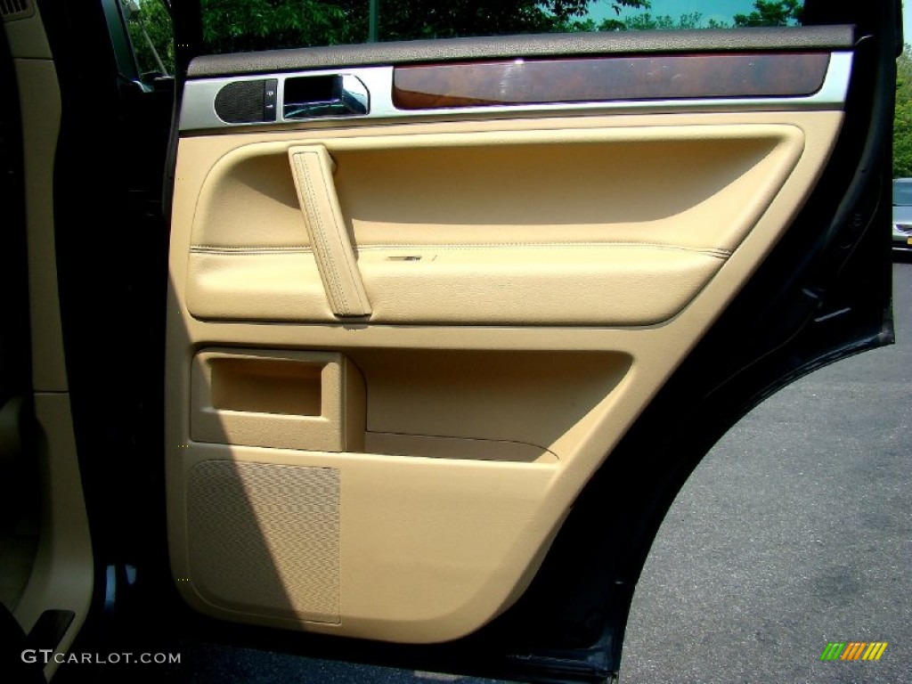2008 Volkswagen Touareg 2 VR6 Pure Beige Door Panel Photo #50376932