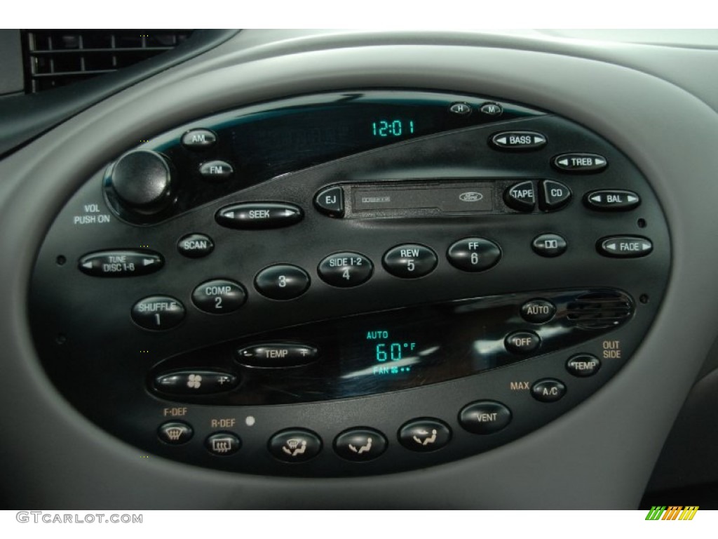 1997 Ford Taurus SHO Controls Photo #50379226