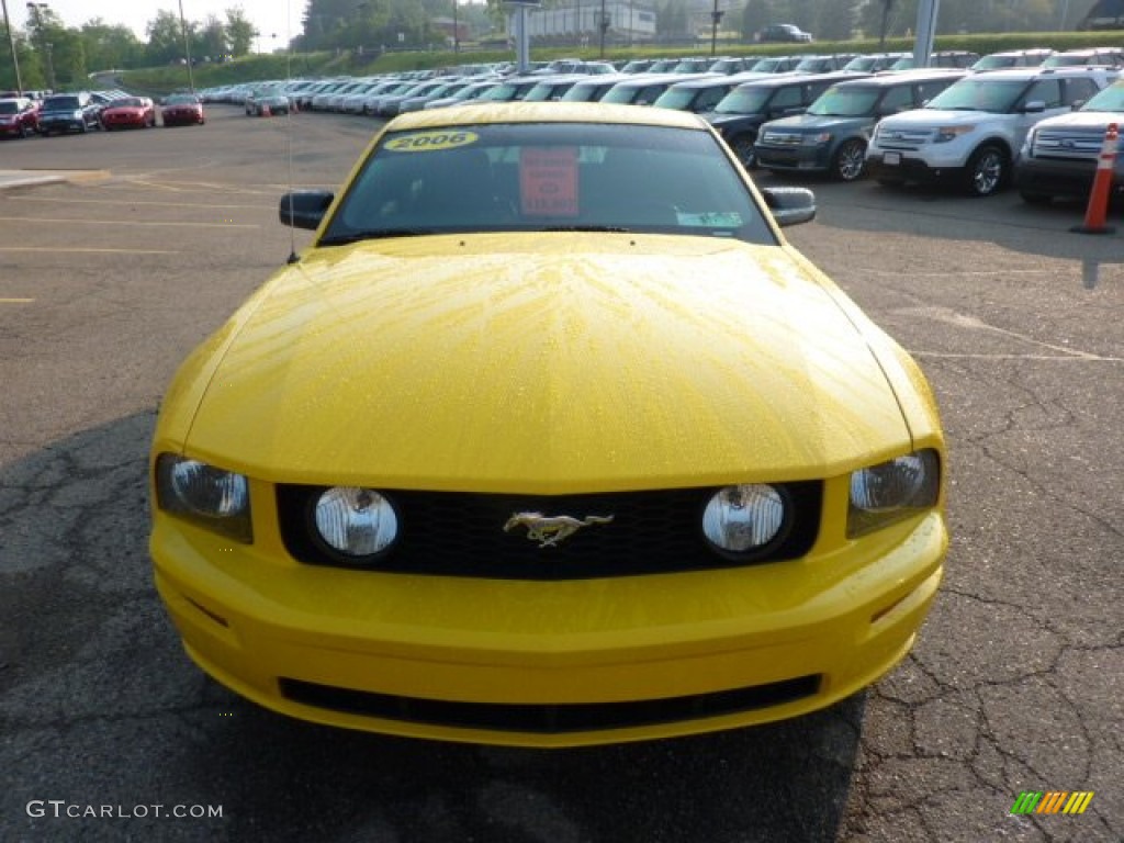 2006 Mustang GT Premium Coupe - Screaming Yellow / Dark Charcoal photo #7