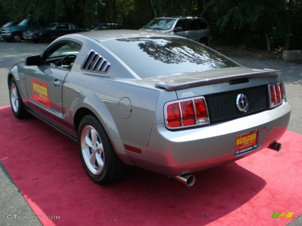 2007 Mustang V6 Premium Coupe - Tungsten Grey Metallic / Dark Charcoal photo #8