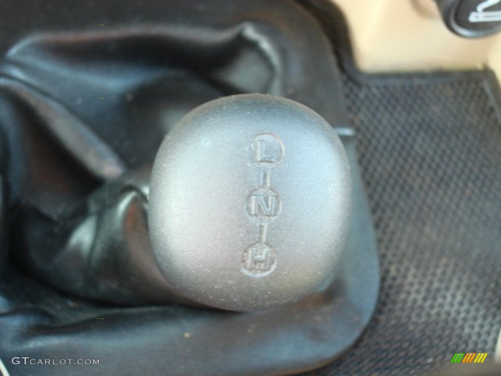 2003 Discovery SE - Oslo Blue / Alpaca Beige photo #16
