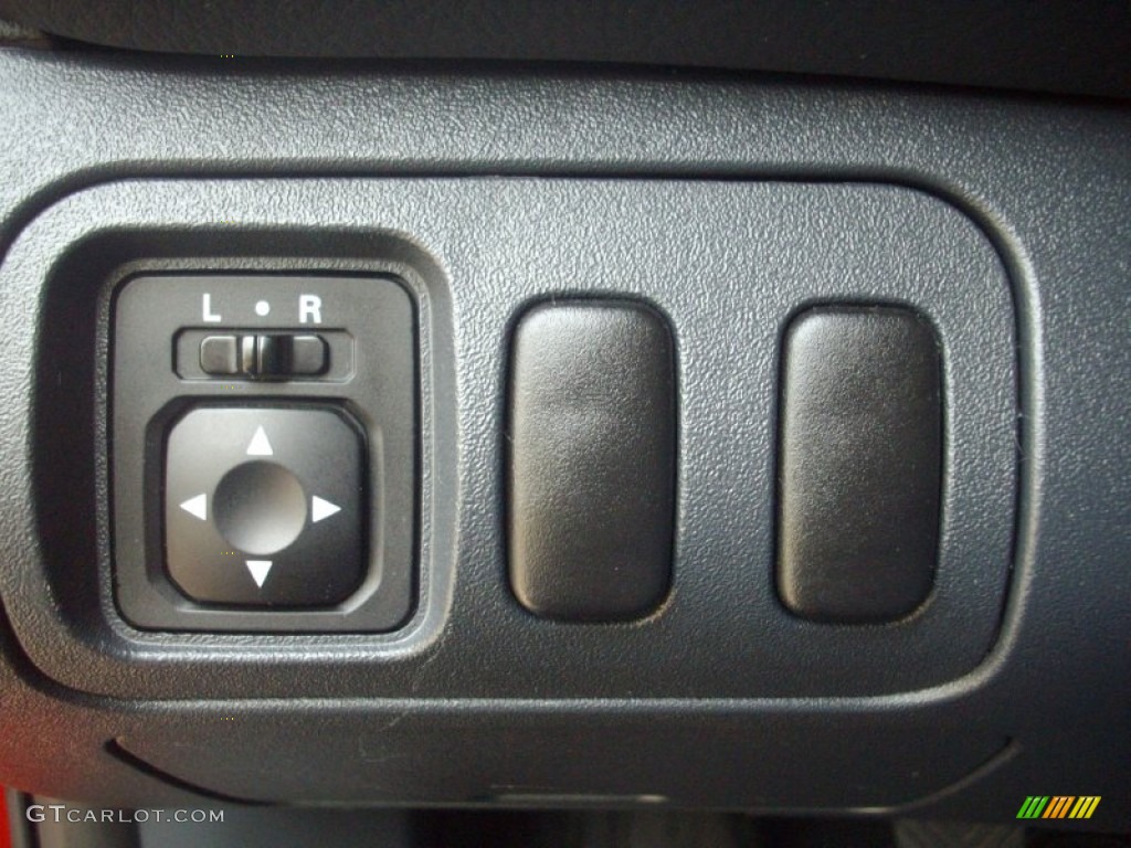 2007 Mitsubishi Eclipse GS Coupe Controls Photo #50384772