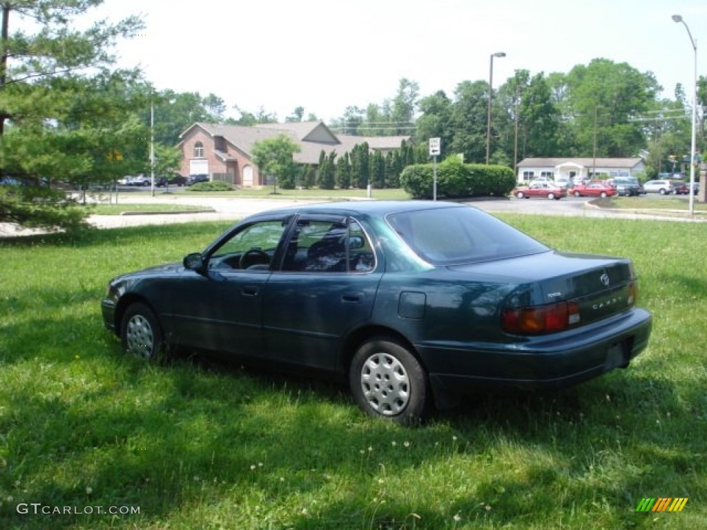 1996 Camry LE Sedan - Dark Emerald Green Metallic / Gray photo #2