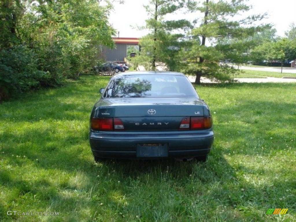 1996 Camry LE Sedan - Dark Emerald Green Metallic / Gray photo #3