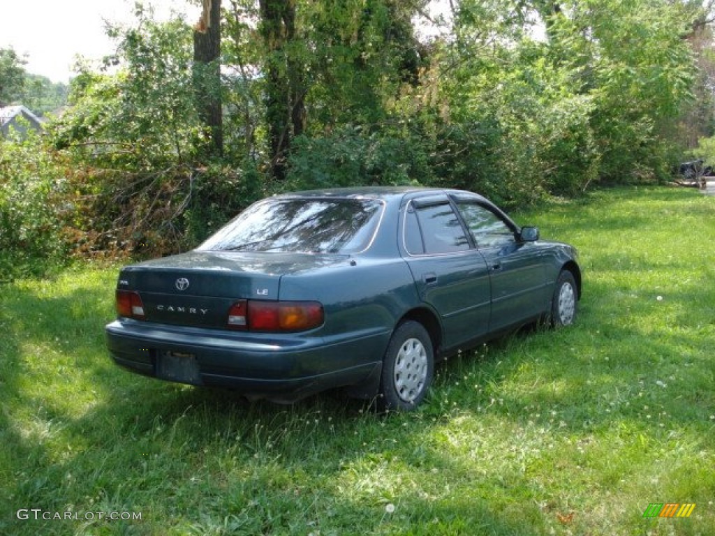 1996 Camry LE Sedan - Dark Emerald Green Metallic / Gray photo #4