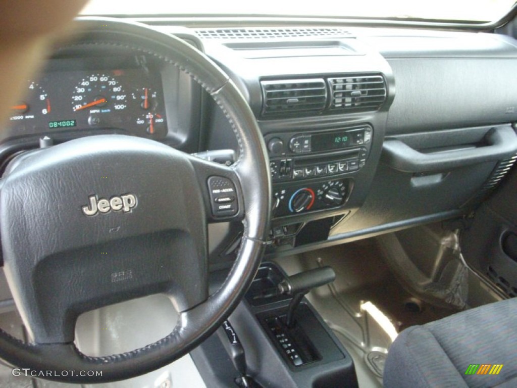 2004 Wrangler Unlimited 4x4 - Light Khaki Metallic / Dark Slate Gray photo #10
