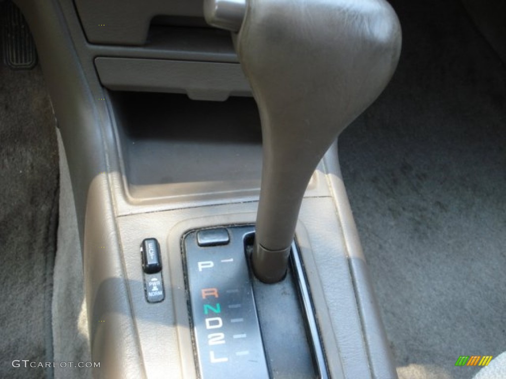 1996 Camry LE Sedan - Dark Emerald Green Metallic / Gray photo #16
