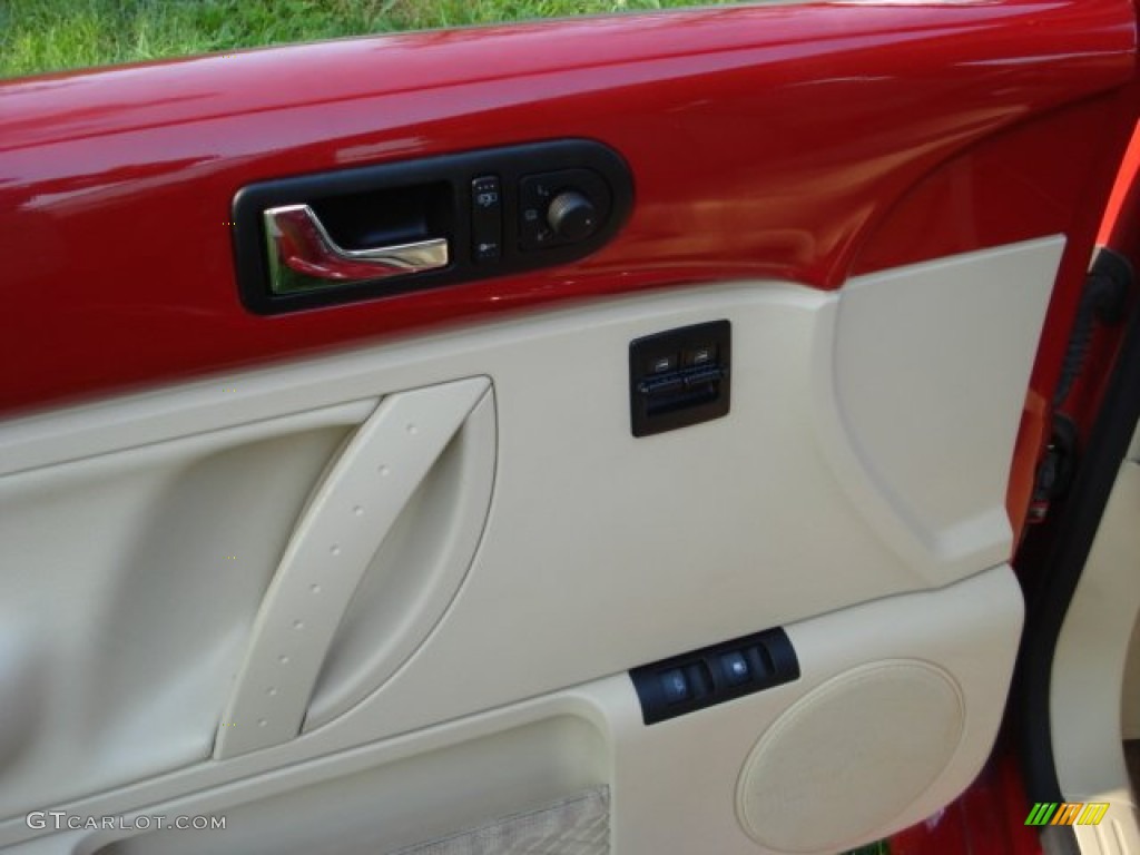 2006 Volkswagen New Beetle 2.5 Coupe Cream Door Panel Photo #50385669