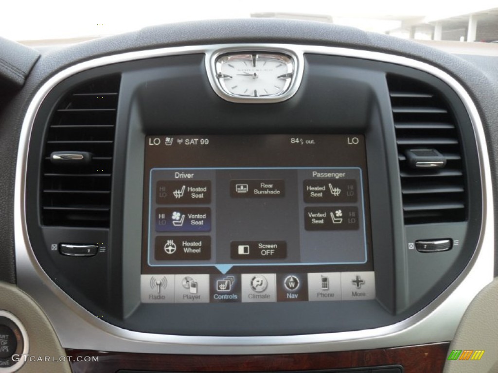 2011 Chrysler 300 C Hemi Controls Photo #50385982