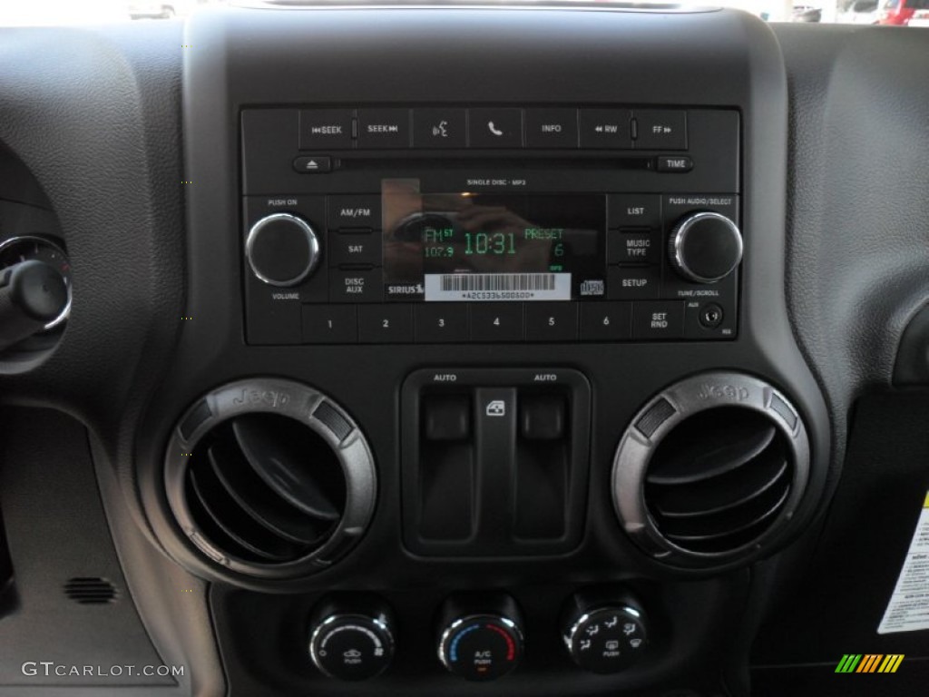 2011 Wrangler Sport S 4x4 - Bright White / Black photo #13