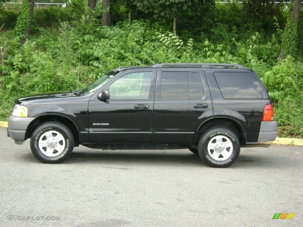 2002 Explorer XLS 4x4 - Black Clearcoat / Graphite photo #2