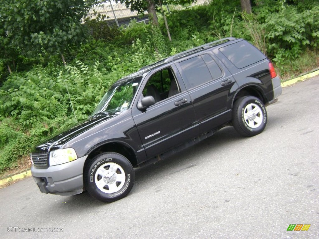 2002 Explorer XLS 4x4 - Black Clearcoat / Graphite photo #31