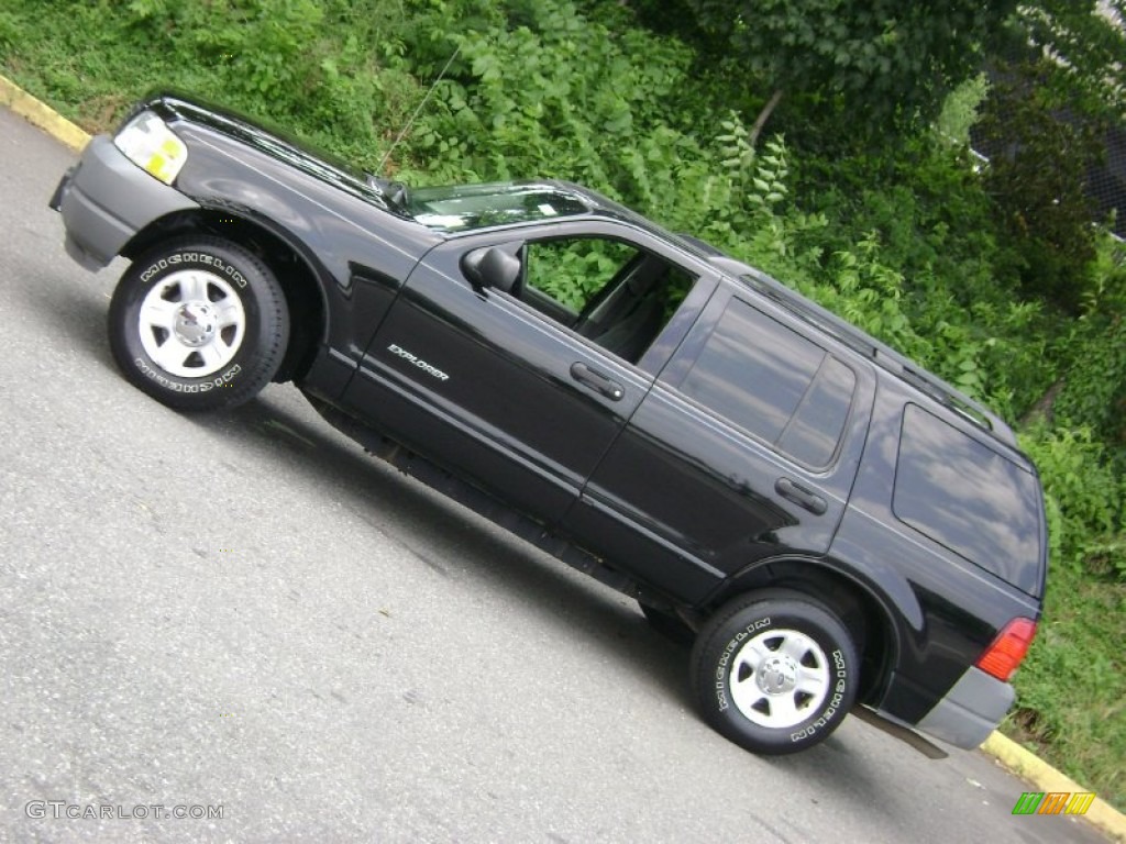 2002 Explorer XLS 4x4 - Black Clearcoat / Graphite photo #32