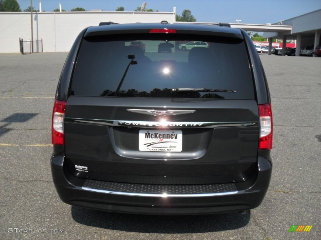 2011 Town & Country Touring - L - Dark Charcoal Pearl / Black/Light Graystone photo #3