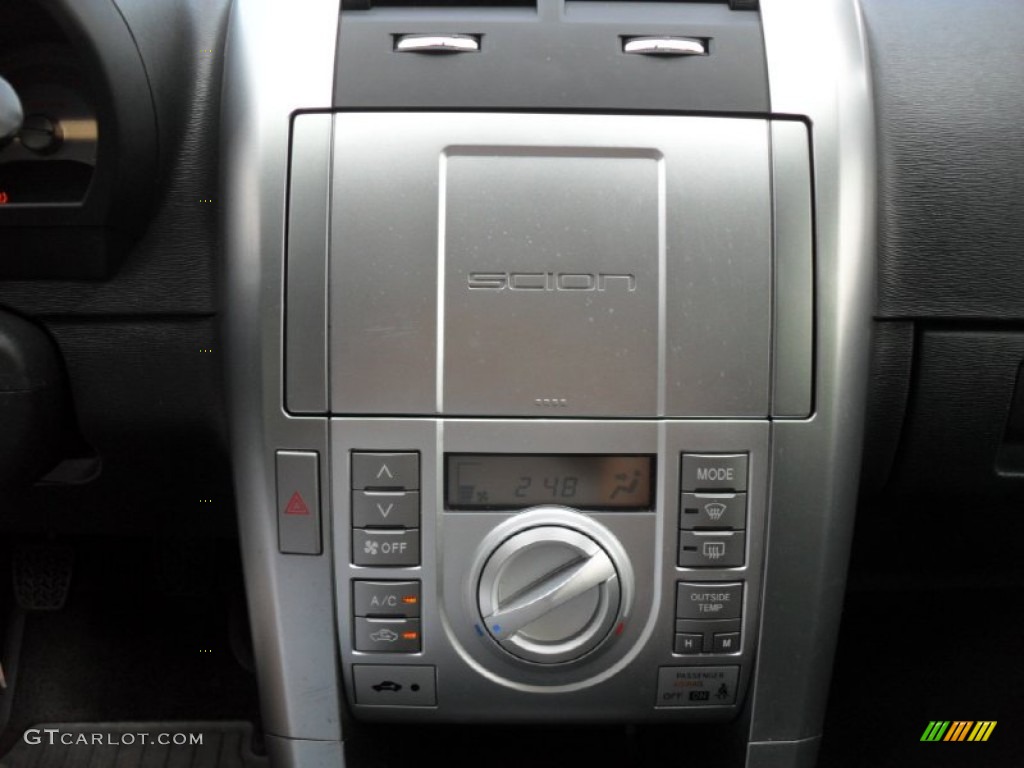 2007 Scion tC Standard tC Model Controls Photo #50388735