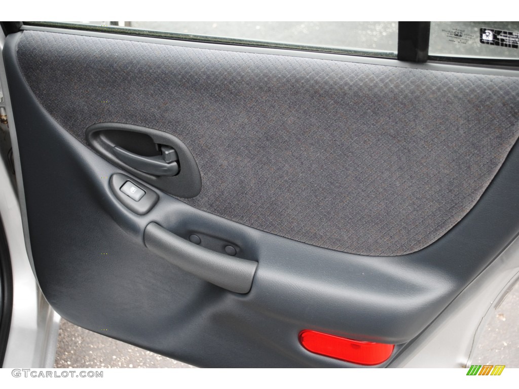 2002 Pontiac Grand Prix SE Sedan Graphite Door Panel Photo #50389401