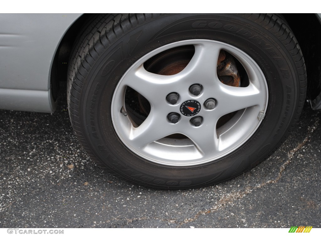 2002 Pontiac Grand Prix SE Sedan Wheel Photo #50389500