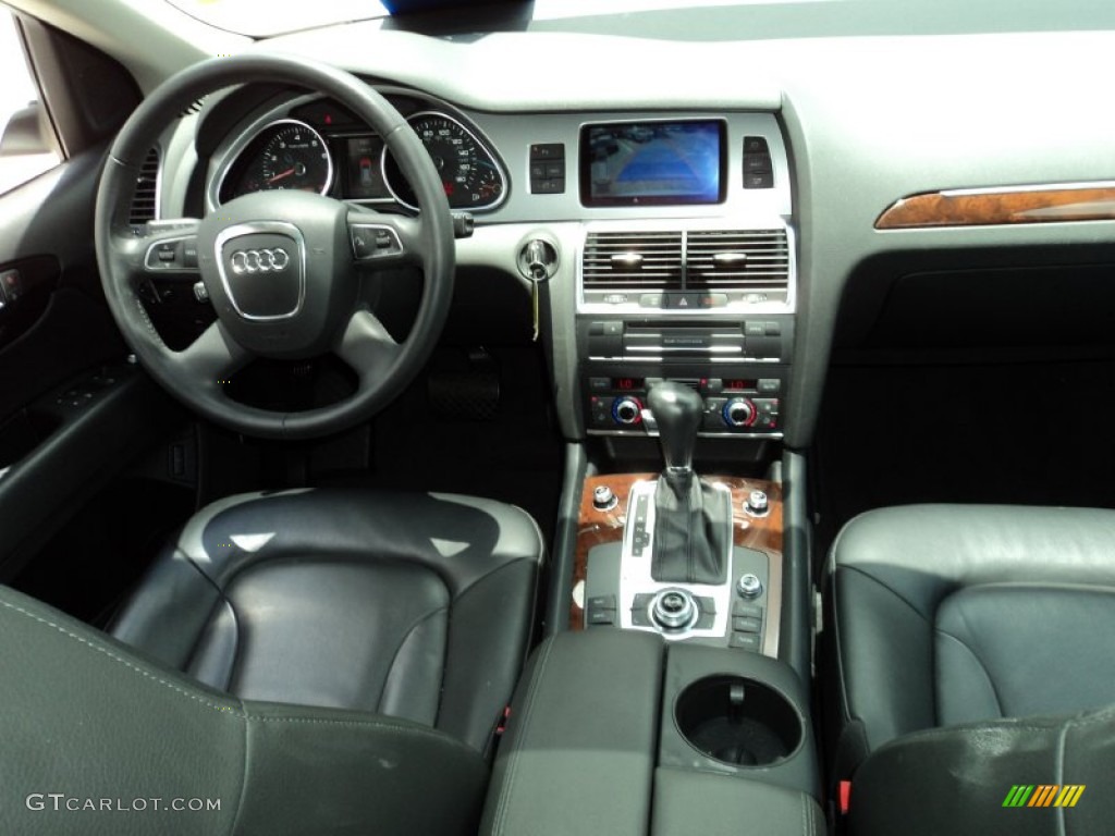 2010 Audi Q7 3.6 Premium quattro Dashboard Photos