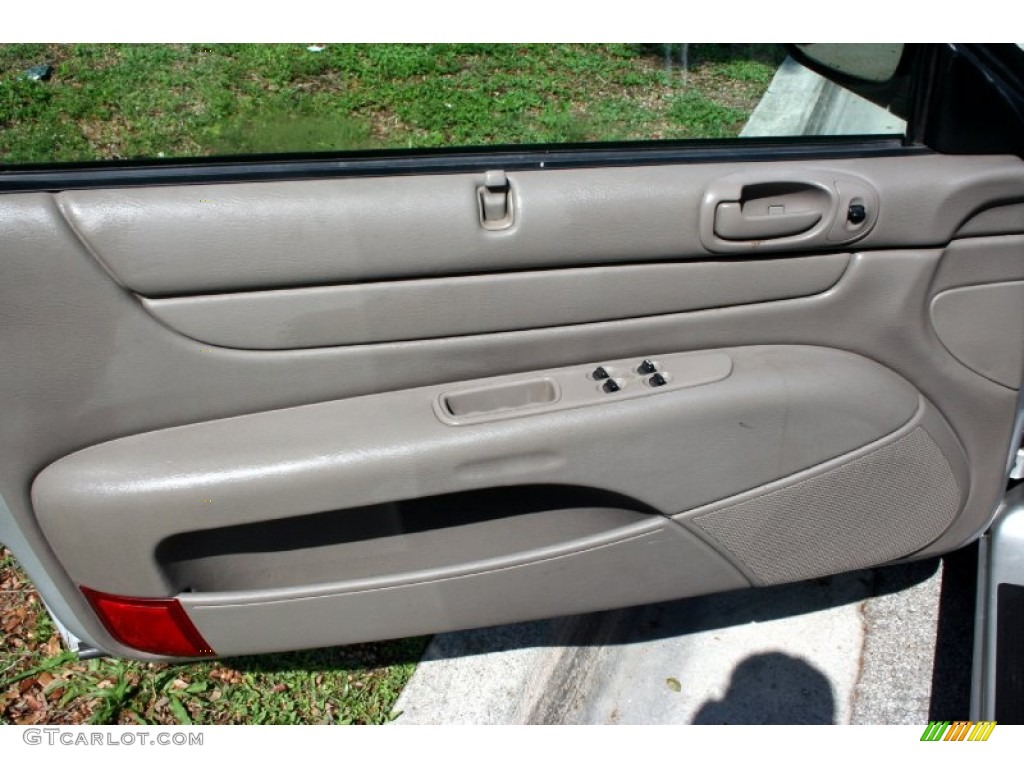 2003 Chrysler Sebring LXi Convertible Taupe Door Panel Photo #50395650