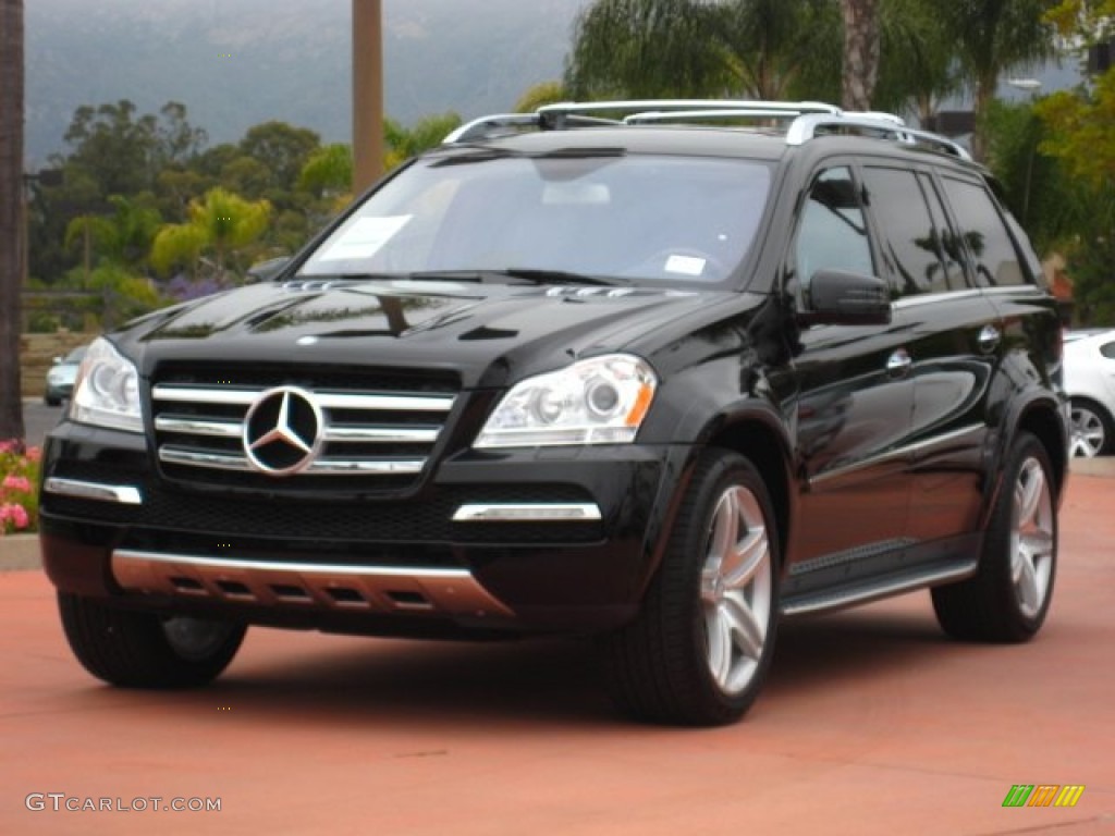 Black Mercedes-Benz GL