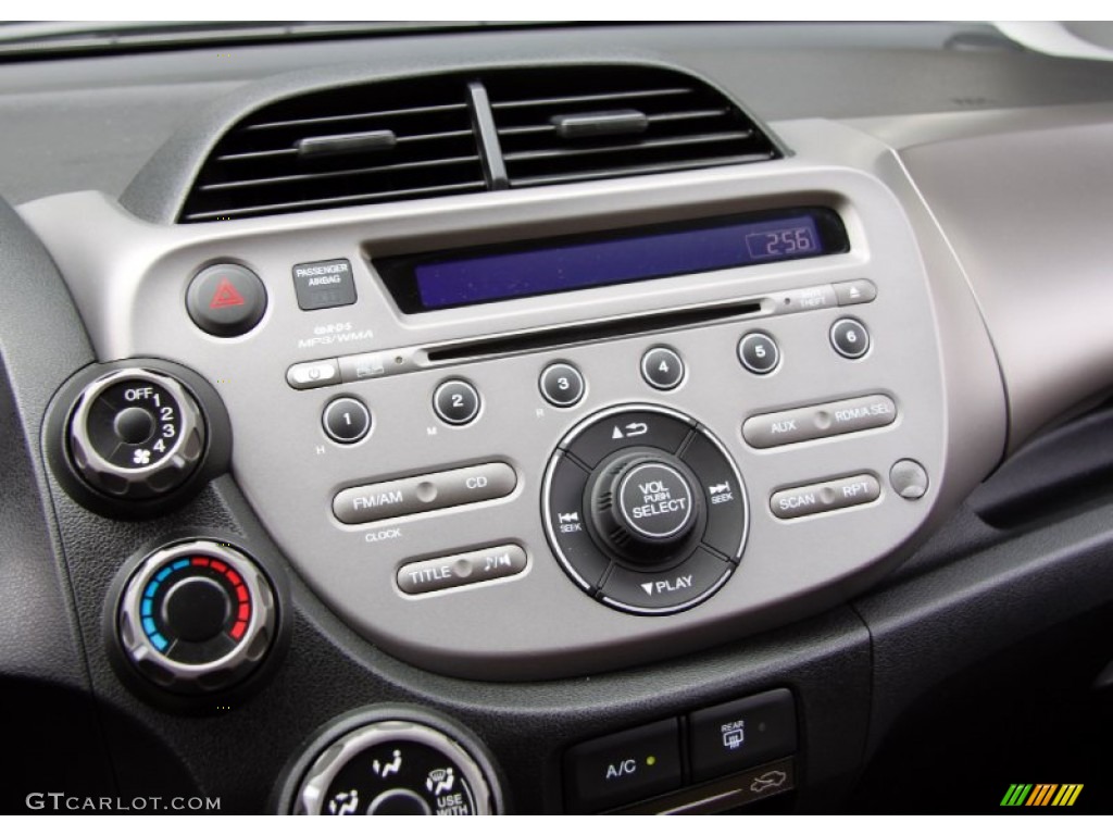 2009 Honda Fit Standard Fit Model Controls Photo #50399139