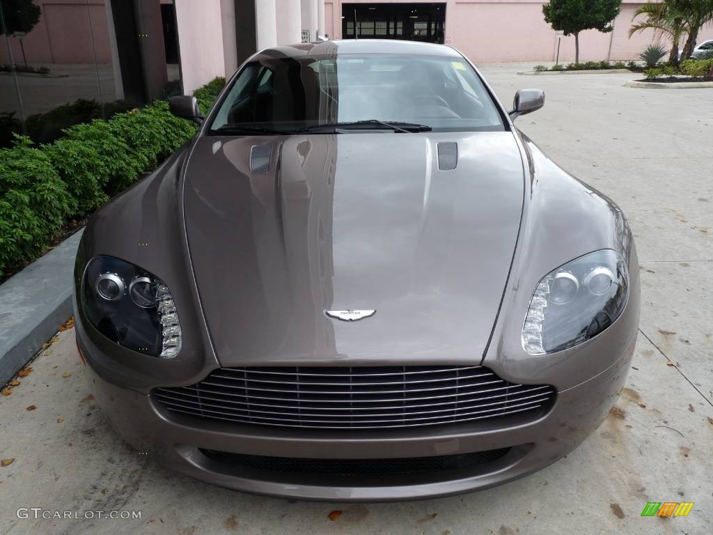 Oyster Silver 2006 Aston Martin V8 Vantage Coupe Exterior Photo #50399232