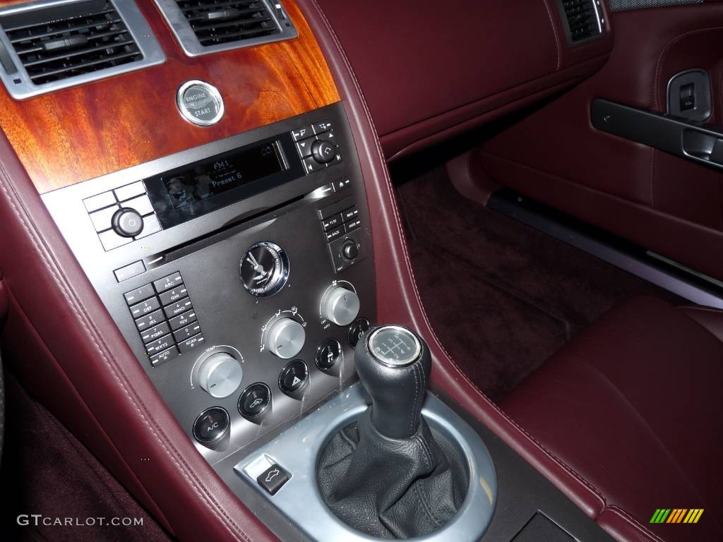2006 Aston Martin V8 Vantage Coupe Controls Photo #50399540