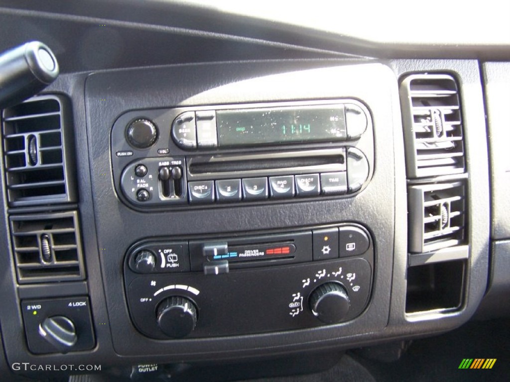 2002 Dodge Durango Sport 4x4 Controls Photo #50400303