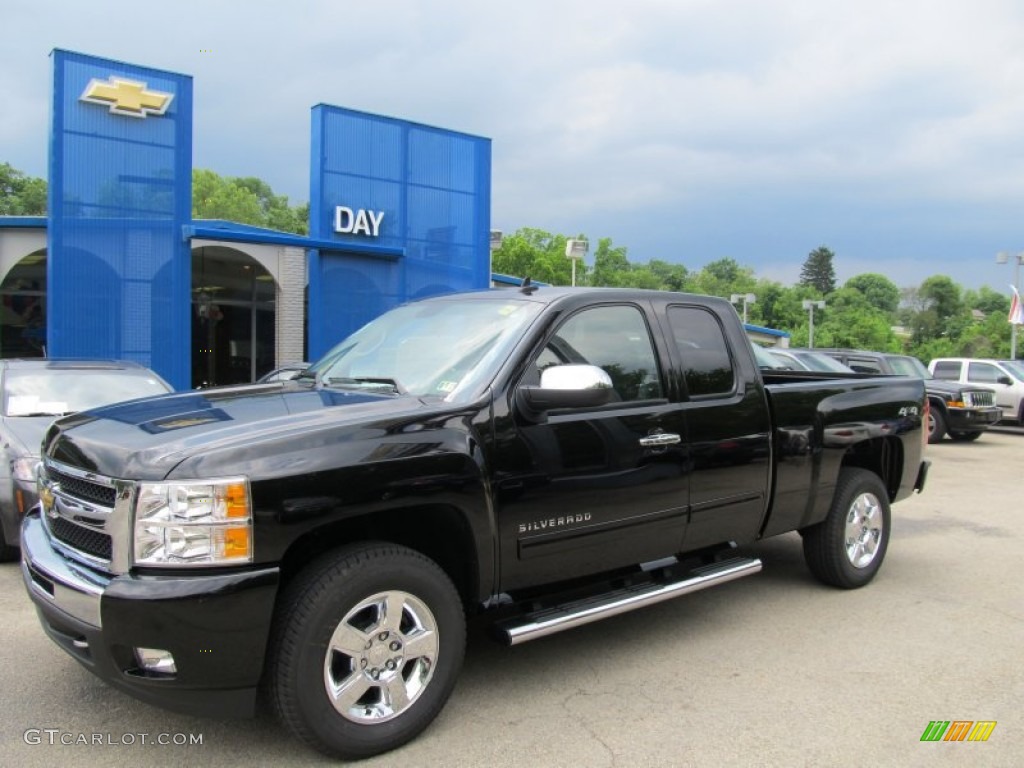 2011 Silverado 1500 LT Extended Cab 4x4 - Black / Ebony photo #1