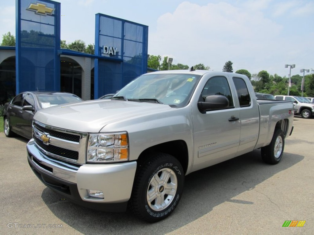 Sheer Silver Metallic Chevrolet Silverado 1500