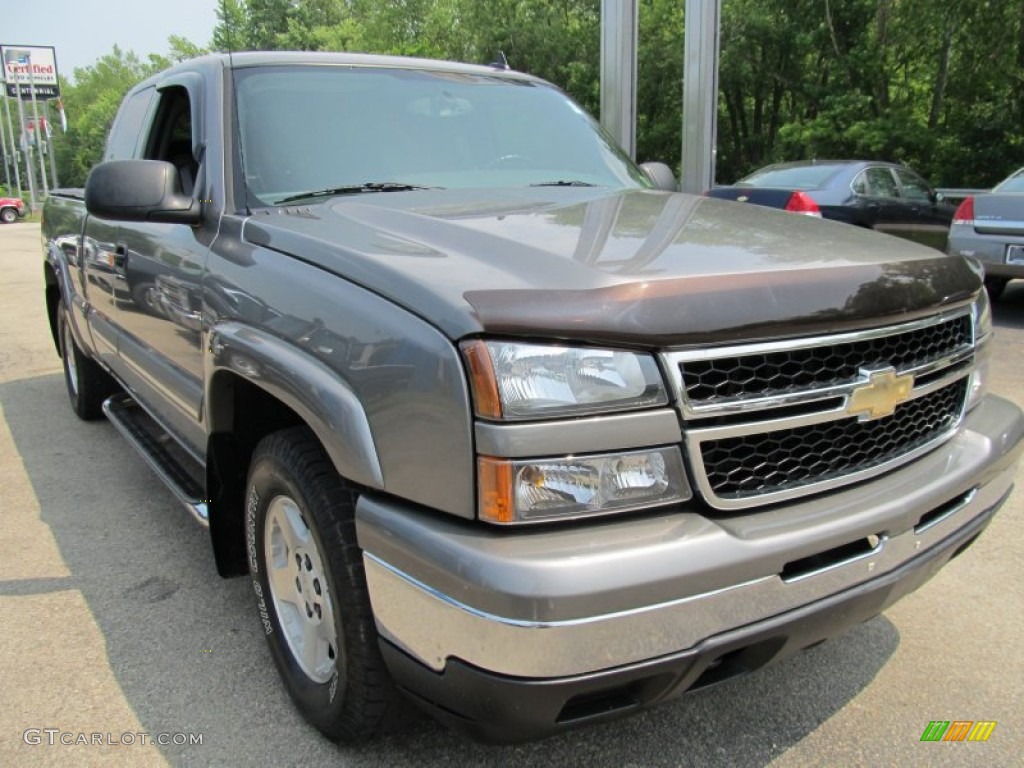 2007 Silverado 1500 Classic Z71 Extended Cab 4x4 - Graystone Metallic / Dark Charcoal photo #5