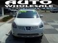 2009 Phantom White Nissan Rogue SL  photo #2