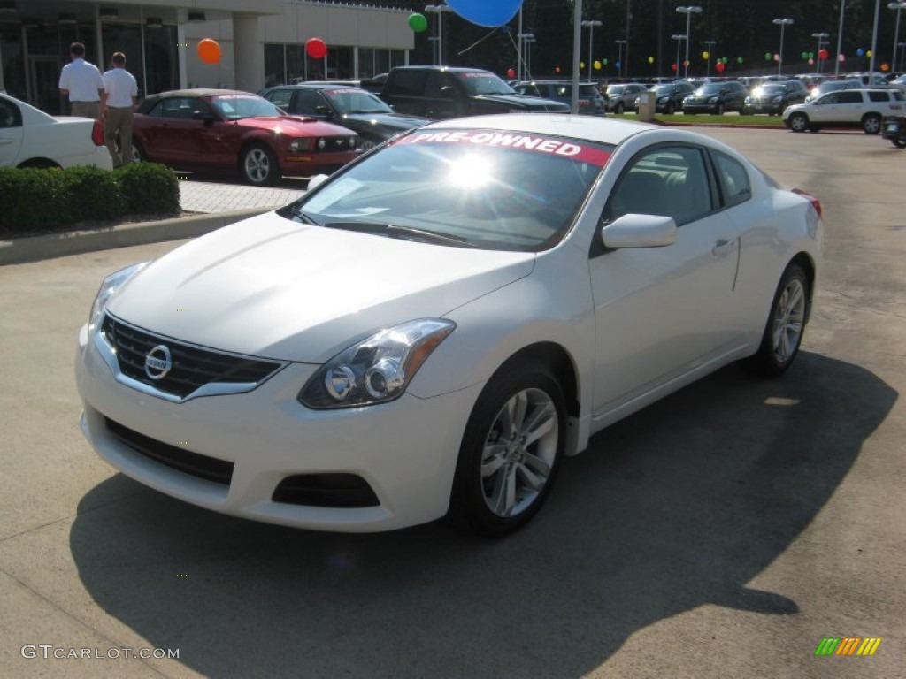 2010 Altima 2.5 S Coupe - Winter Frost White / Blond photo #1