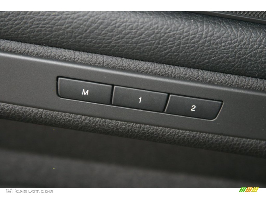 2011 5 Series 528i Sedan - Dark Graphite Metallic / Black photo #24