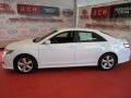 Super White - Camry SE Photo No. 3