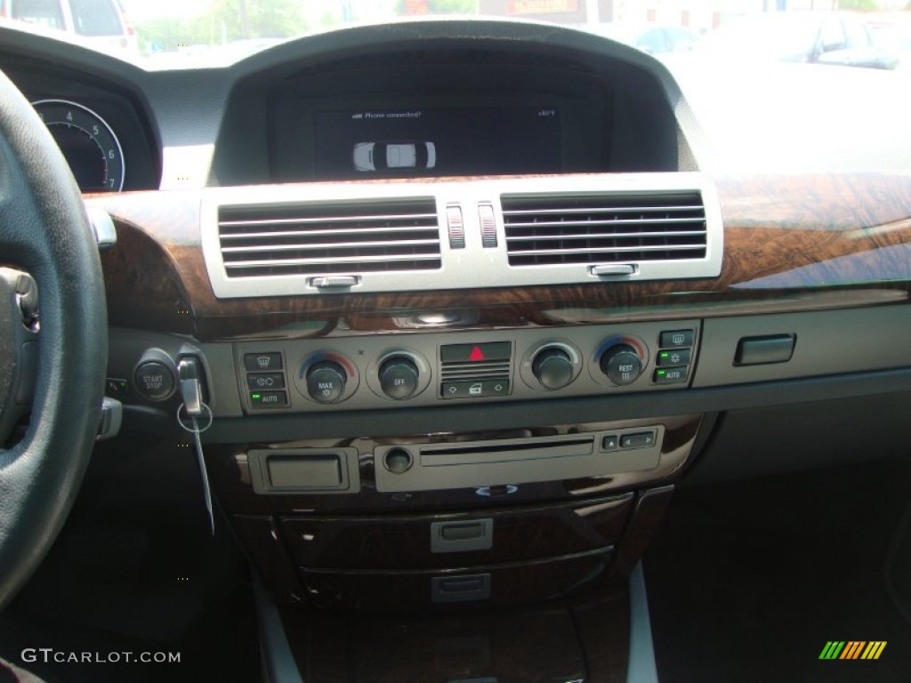 2005 BMW 7 Series 745i Sedan Controls Photo #50412099