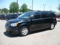 Brilliant Black Crystal Pearlcoat - Town & Country Touring Signature Series Photo No. 2